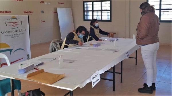 Familias de Lozano accedieron a su Tarjeta AlimentAR