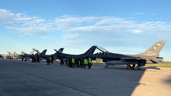 La Argentina recibi&oacute; otros seis aviones F-16: buscan adelantar las &uacute;ltimas entregas para el a&ntilde;o electoral