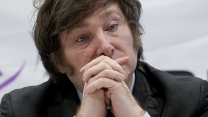 Milei dijo que si el Congreso no le aprueba el decretazo llamar&aacute; a un plebiscito