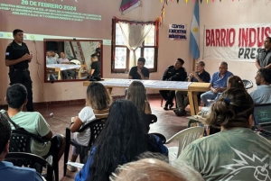 A.Comedero. Reuni&oacute;n con vecinos por la seguridad comunitaria