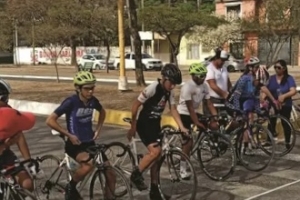 Juegos Evita: Finales Provinciales de Ciclismo, Handball y Badminton