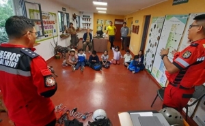 &ldquo;Yungueritos en Vacaciones&rdquo; recibi&oacute; la visita del cuartel de Bomberos