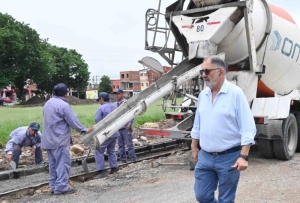 Obras de seguridad vial, iluminaci&oacute;n y equipamiento urbano en barrio Kennedy