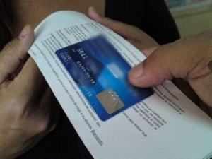 Suspendieron la entrega de tarjetas alimentarias