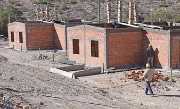 IVUJ: Recorrido de obras de viviendas en Purmamarca