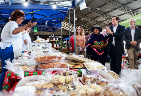 Sadir recorri&oacute;a  la Feria Campesina "Pucar&aacute;"