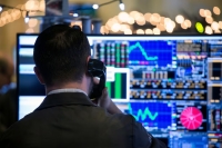 El riesgo pa&iacute;s cay&oacute; a 800 puntos b&aacute;sicos su menor valor en m&aacute;s de cinco a&ntilde;os