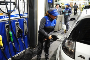Estaciones de YPF continuar&aacute;n aceptando el pago con tarjeta de cr&eacute;dito