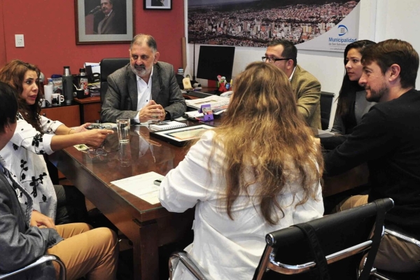 Municipio y Provincia articulan acciones para la capacitaci&oacute;n de atenci&oacute;n de la l&iacute;nea 102