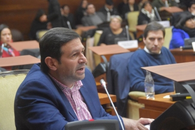 &ldquo;Diputado Canedi, p&oacute;ngase a laburar. Su banca acumula polvo&rdquo;