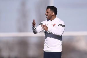 Carlos Tevez: "Van a querer quitarnos m&eacute;ritos de todos lados"