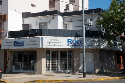 Caso Adorni: la inmobiliaria asegur&oacute; que el departamento de Caballito se ofreci&oacute; a USD 340.000 y las jubiladas solo pusieron la firma