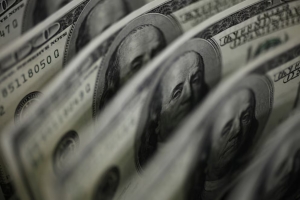 Cuáles son las dos variables clave para saber qué ocurrirá en 2027 con el dólar, según un informe privado