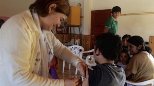 Las provincias aplican la cuarta dosis de vacuna anticovid en paralelo a la antigripal