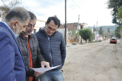 El intendente Jorge supervisa obras de pavimentaci&oacute;n y anuncia nuevo ascensor urbano en barrio San Mart&iacute;n