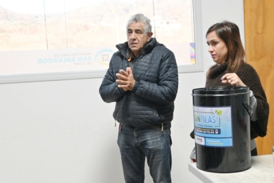 Recolecci&oacute;n segura de pilas.Distribuyen contenedores
