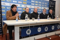 Anuncios del partido entre Racing y Agropecuario por la Copa Argentina en Jujuy