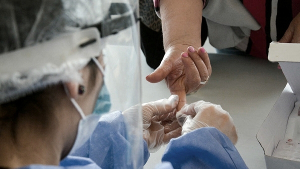 Hubo 25 muertos y 1.227 nuevos contagios de coronavirus en Argentina