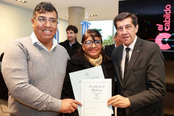 "Mi lote, en regla". Sadir entreg&oacute; m&aacute;s de 60 escrituras a familias juje&ntilde;as