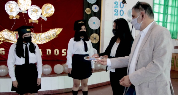 Acto presencial para egresados de la "Marina Vilte"