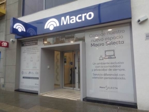 Pese al feriado Banco Macro habilita línea telefónica
