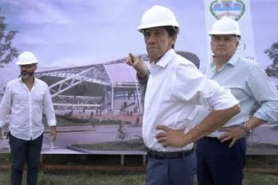 Morales y Sadir recorrieron las obras de Ciudad Deportiva que se construye en Alto Comedero