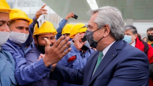 "Cumplir&eacute; con mi compromiso de poner a la Argentina de pie"