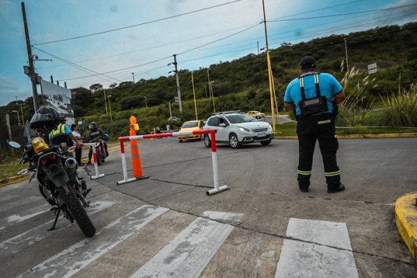 Tr&aacute;nsito por V&iacute;a Crucis en cerro Las Rosas y peregrinaci&oacute;n