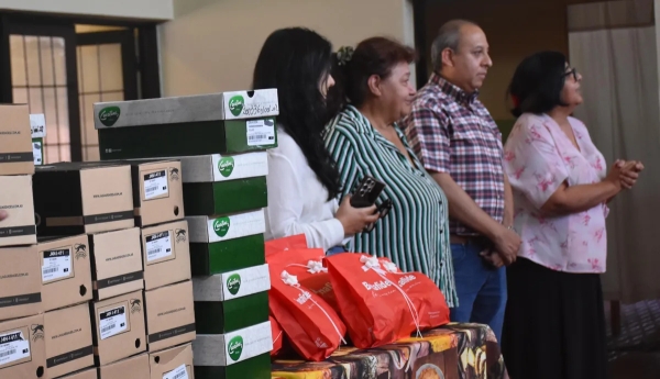 Entregaron calzados y huevo de pascua a Instituciones Sociales