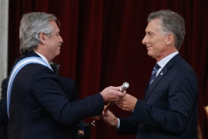 Fernandez apunt&oacute; contra Macri que hab&iacute;a calificado su gesti&oacute;n como "muy da&ntilde;ina"