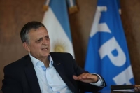 El presidente de YPF le advirti&oacute; a Kicillof que si no adhiere al RIGI la planta de GNL se instalar&aacute; en R&iacute;o Negro