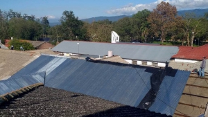 Progresan obras de cubiertas en el Hospital Or&iacute;as