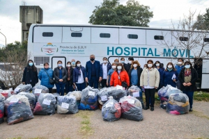 Entregaron abrigos a agentes sanitarios