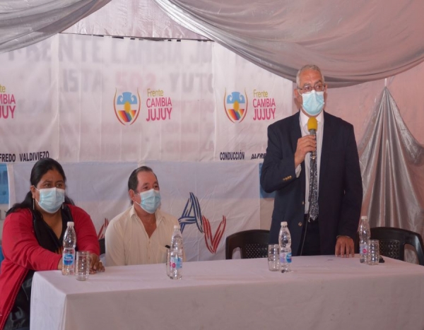 "Poner toda la carne en el asador para cuidar la paz&rdquo;,