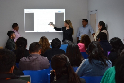 PROMACE: Capacitan en instalaci&oacute;n y uso de Aulas Digitales M&oacute;viles