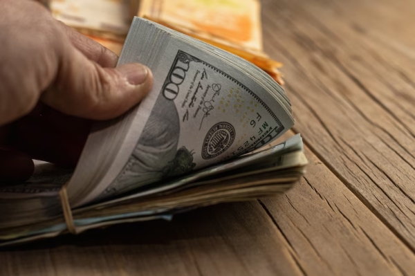 Jornada financiera: baj&oacute; el d&oacute;lar y subi&oacute; la Bolsa, en otra rueda en la que se recalentaron las tasas