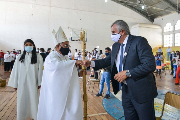 Bajo protocolos, Humahuaca honr&oacute; a la Virgen de la Candelaria entre feligreses locales y turistas