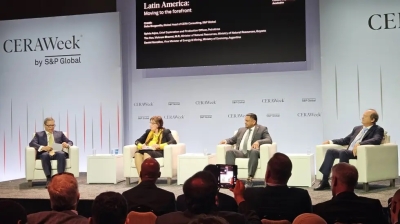 El Gobierno descarta una baja de impuestos para contener el aumento de la nafta