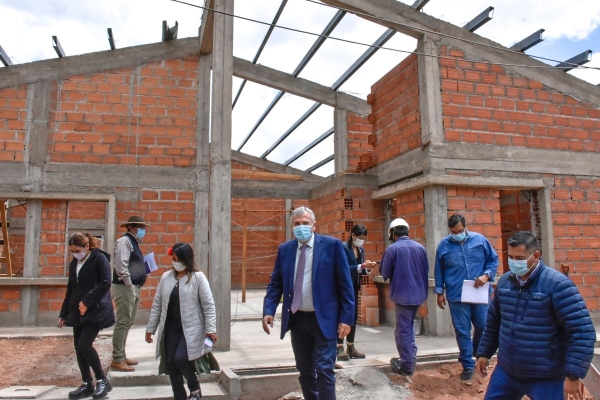 Morales recorri&oacute; obras del Secundario de Cianzo