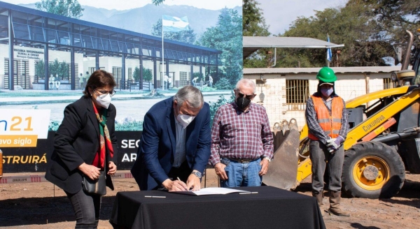 Ponen en marcha construcci&oacute;n de escuela en Arroyo Colorado