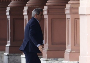 Caputo ech&oacute; al secretario de Transporte tras una denuncia por corrupci&oacute;n