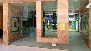 Adorni compr&oacute; el departamento en Caballito por USD 230 mil y le prestaron casi el 90% dos jubiladas