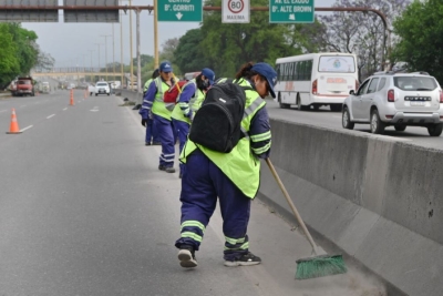 Limpieza y mantenimiento en avenida Gral. Savio
